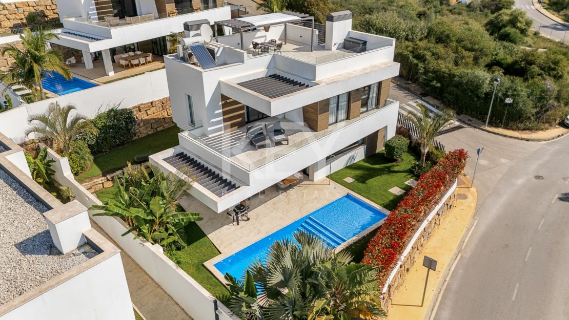Modern 3 Bedroom Villa for Rent in Selwo, Estepona