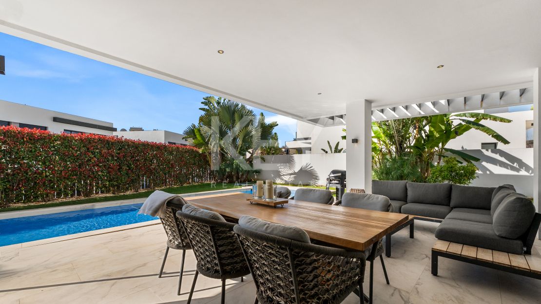 Modern 3 Bedroom Villa for Rent in Selwo, Estepona