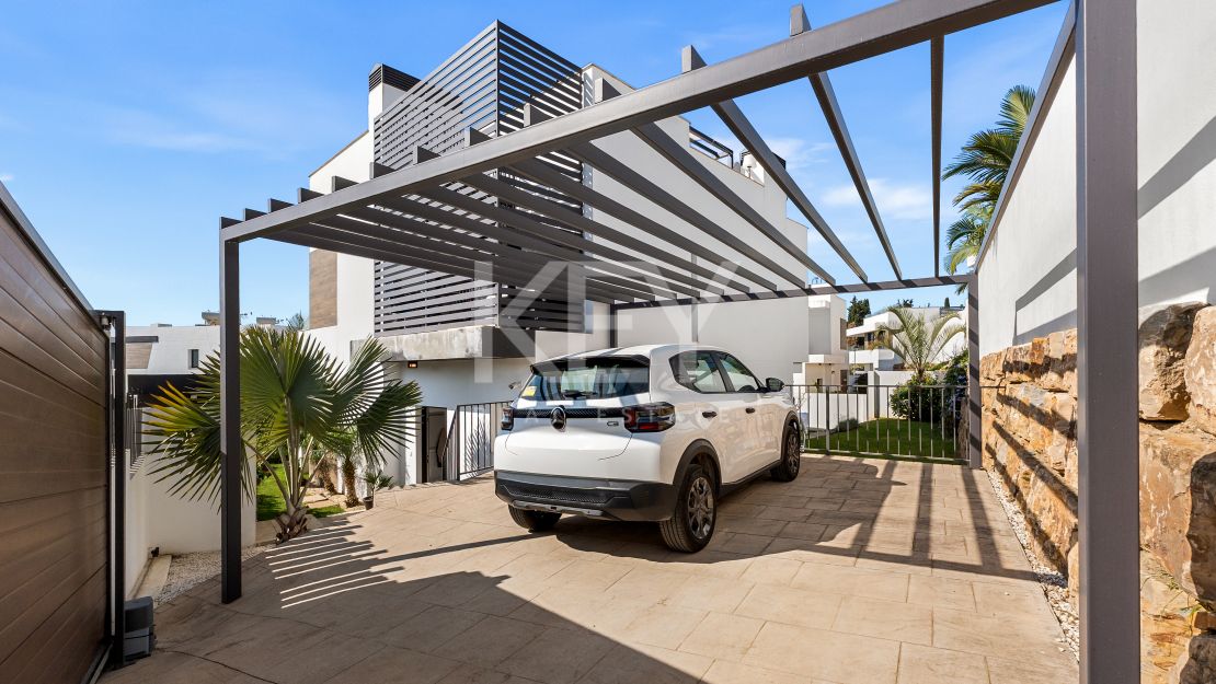 Modern 3 Bedroom Villa for Rent in Selwo, Estepona
