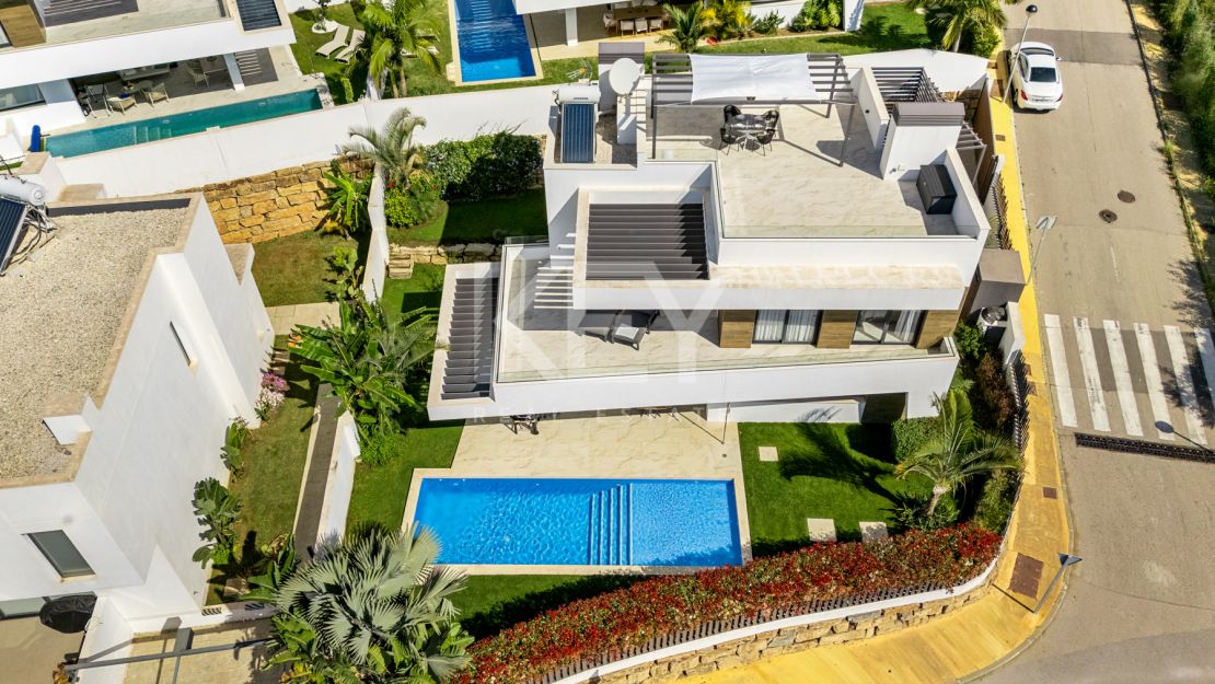 Modern 3 Bedroom Villa for Rent in Selwo, Estepona
