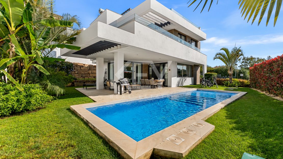 Modern 3 Bedroom Villa for Rent in Selwo, Estepona