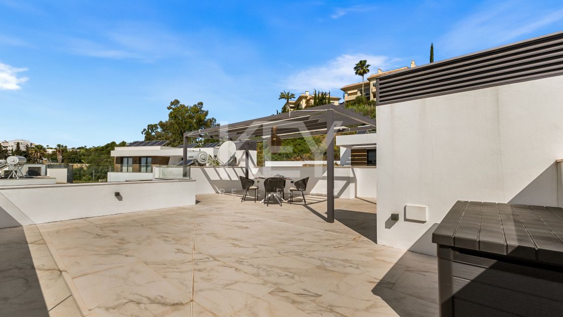 Modern 3 Bedroom Villa for Rent in Selwo, Estepona