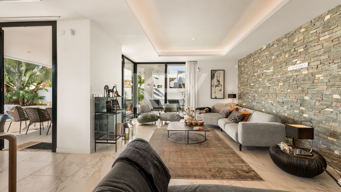 Modern 3 Bedroom Villa for Rent in Selwo, Estepona