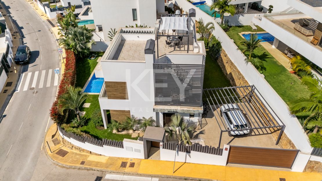 Modern 3 Bedroom Villa for Rent in Selwo, Estepona