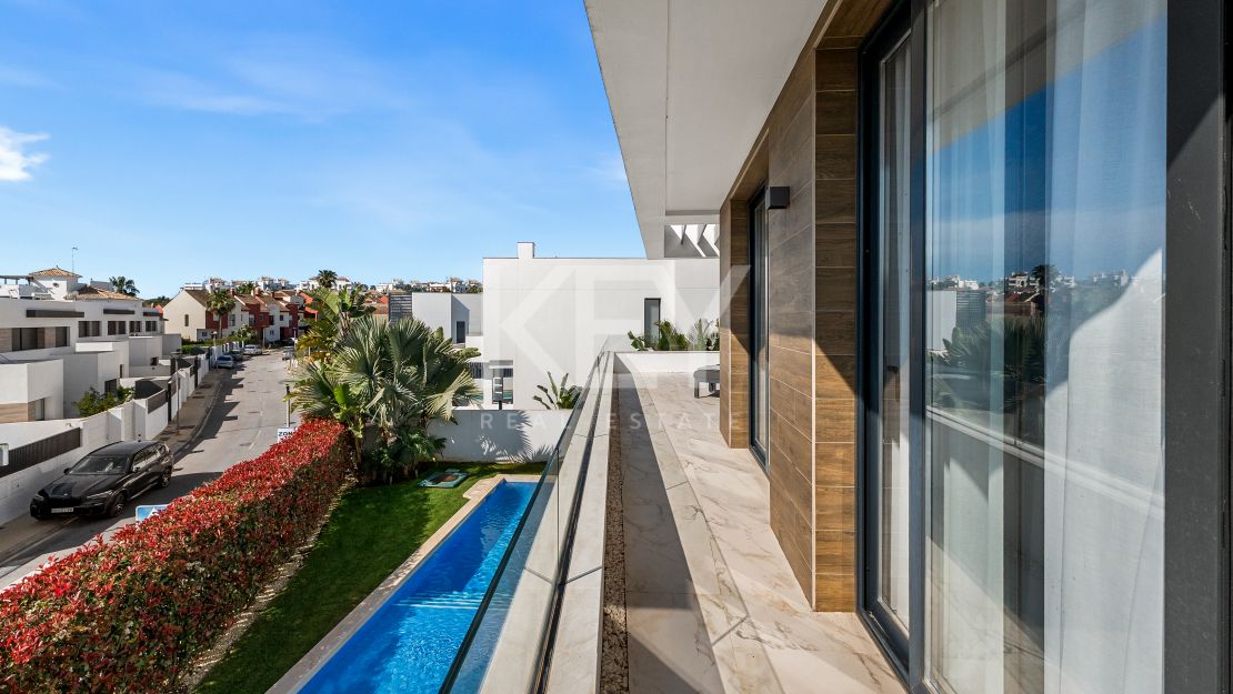 Modern 3 Bedroom Villa for Rent in Selwo, Estepona