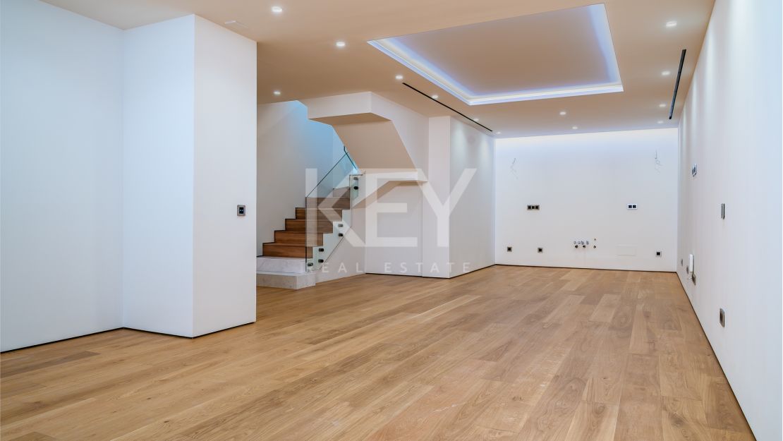Stunning 4-Bedroom Ground Floor Apartment in Epic Phase 3, Marbella Golden Mile
