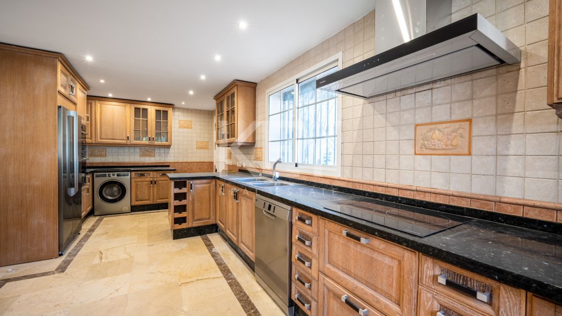 Charming Golf Side Villa in Las Brisas, Nueva Andalucia, Marbella