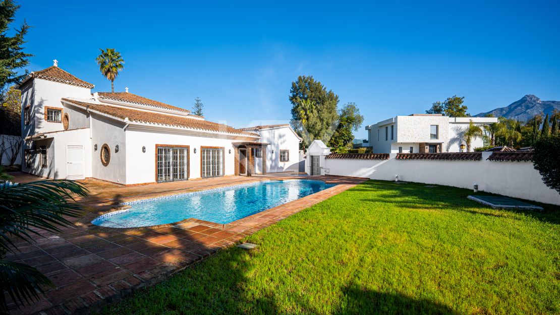 Charming Golf Side Villa in Las Brisas, Nueva Andalucia, Marbella