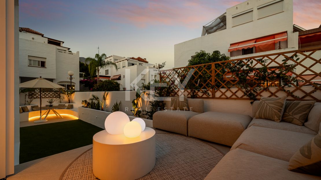 Fully renovated townhouse with panoramic sea views on Marbella’s Golden Mile