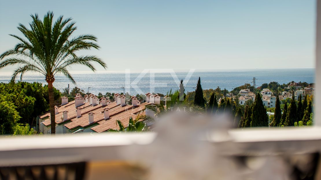 Fully renovated townhouse with panoramic sea views on Marbella’s Golden Mile