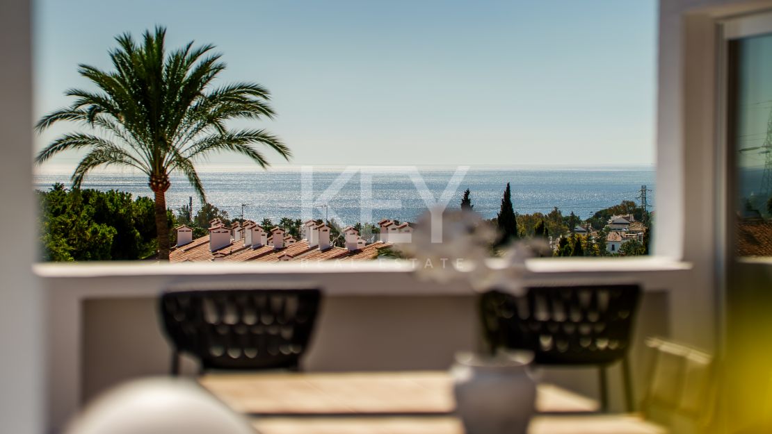 Fully renovated townhouse with panoramic sea views on Marbella’s Golden Mile