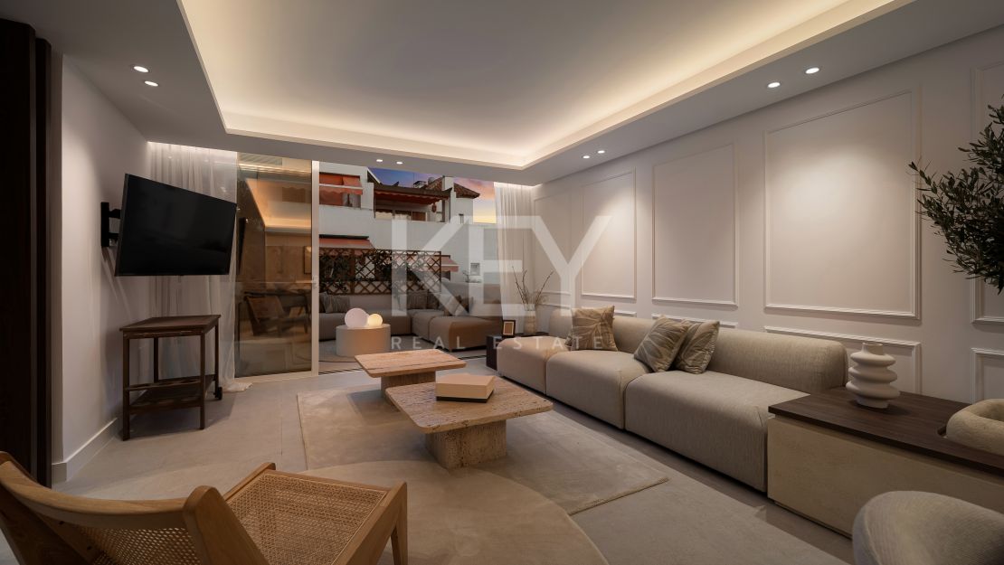 Fully renovated townhouse with panoramic sea views on Marbella’s Golden Mile