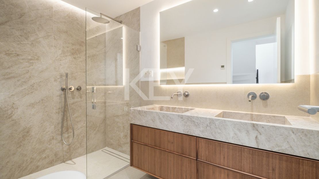 Fully renovated luxury townhouse on the Golden Mile, Marbella