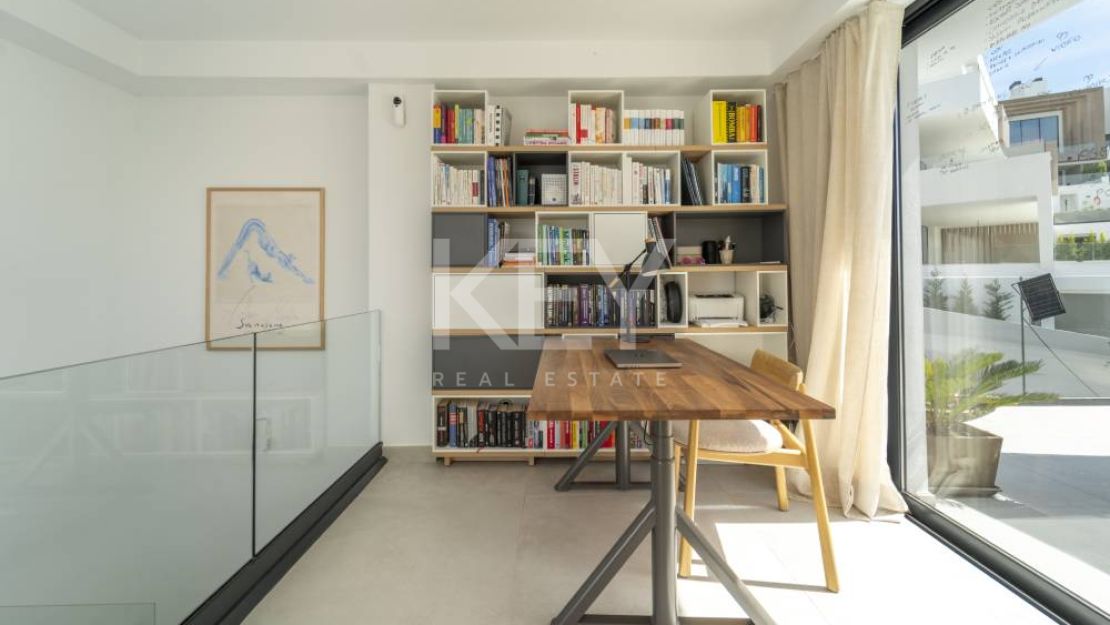 Modern newly Built Duplex Penthouse with Sea Views in Marbella East