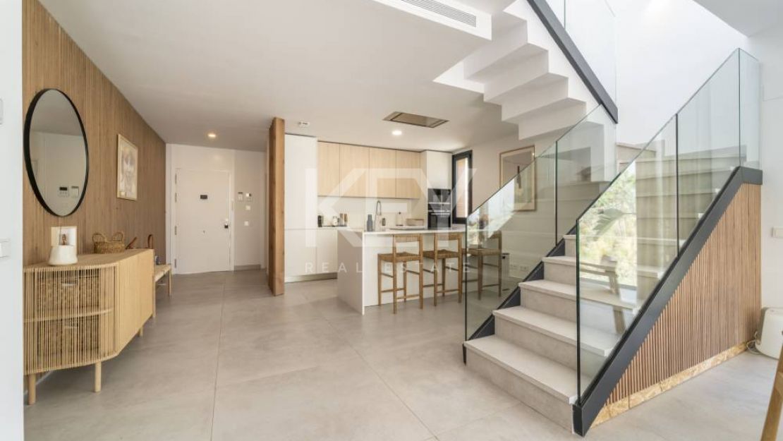 Modern newly Built Duplex Penthouse with Sea Views in Marbella East