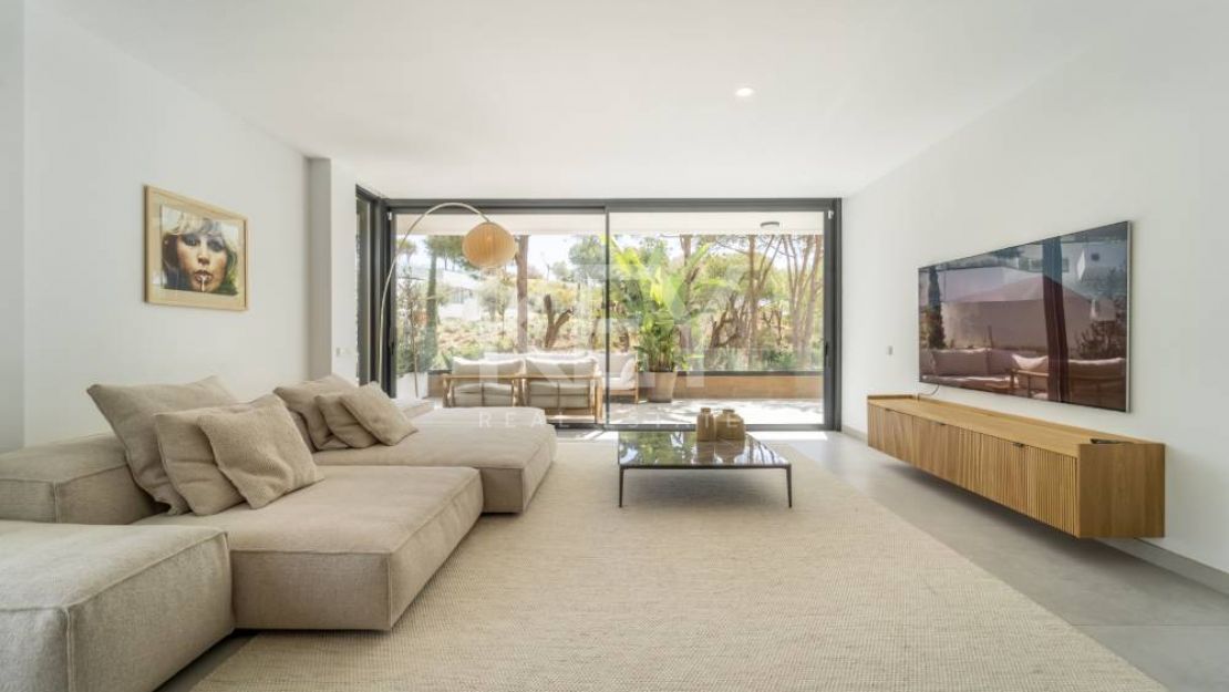 Modern newly Built Duplex Penthouse with Sea Views in Marbella East