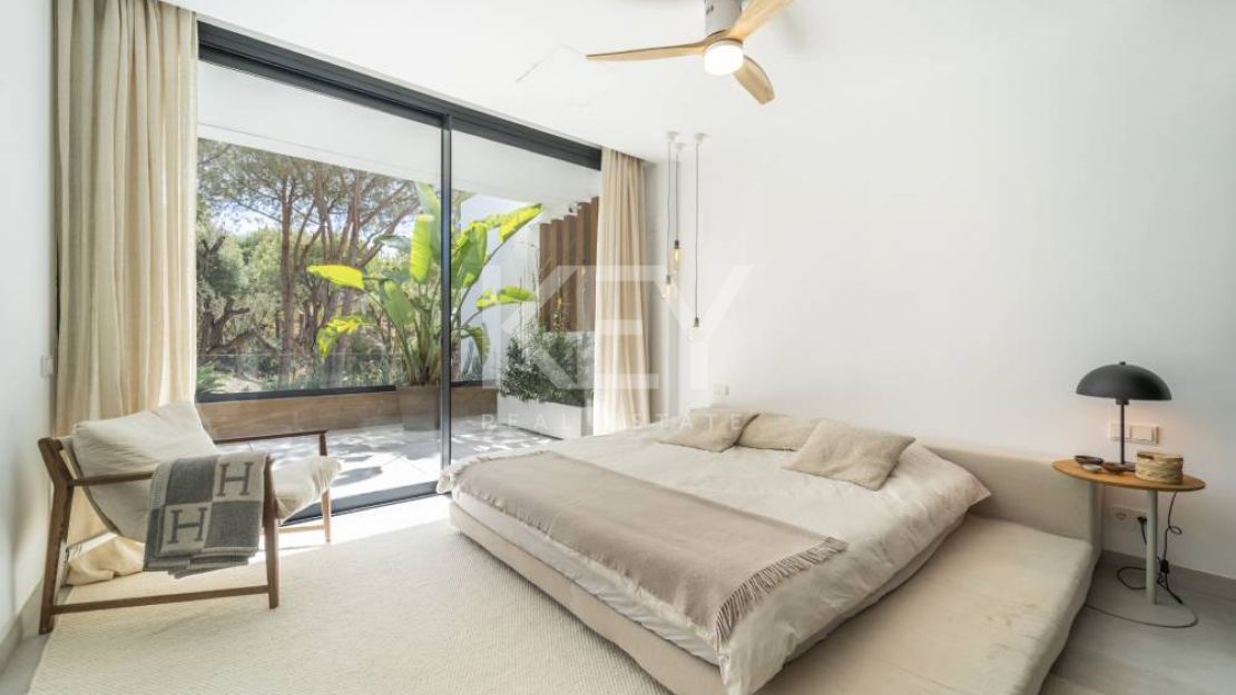 Modern newly Built Duplex Penthouse with Sea Views in Marbella East