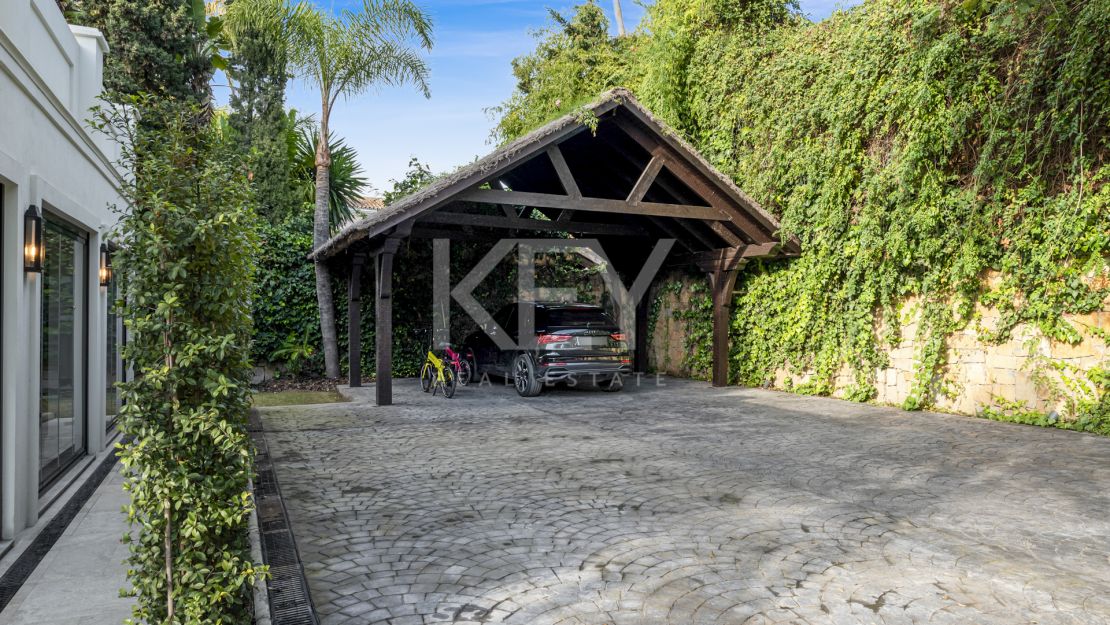 Luxury villa for sale in Nueva Andalucía, Marbella