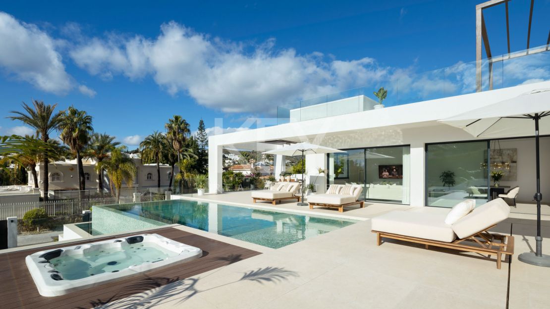 Contemporary Newly Built Luxury Villa in El Paraiso, Estepona