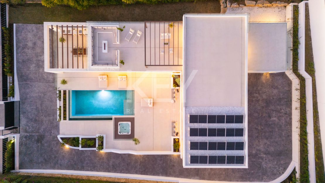 Contemporary Newly Built Luxury Villa in El Paraiso, Estepona