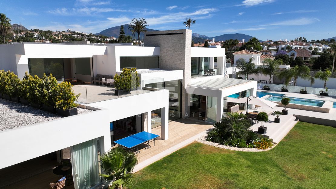 Mansión moderna con casa de invitados en la Nueva Milla de Oro, Marbella