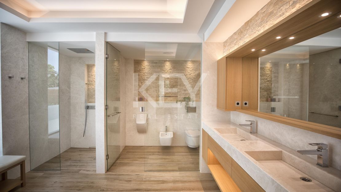 Mansión moderna con casa de invitados en la Nueva Milla de Oro, Marbella