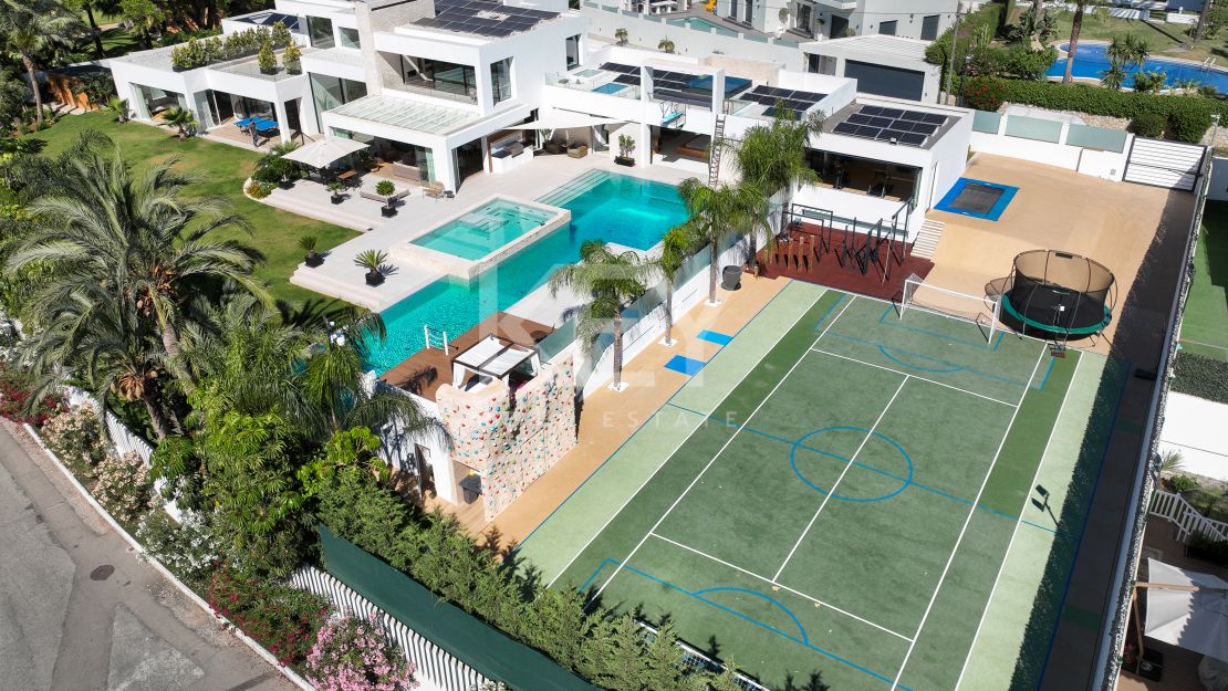 Mansión moderna con casa de invitados en la Nueva Milla de Oro, Marbella