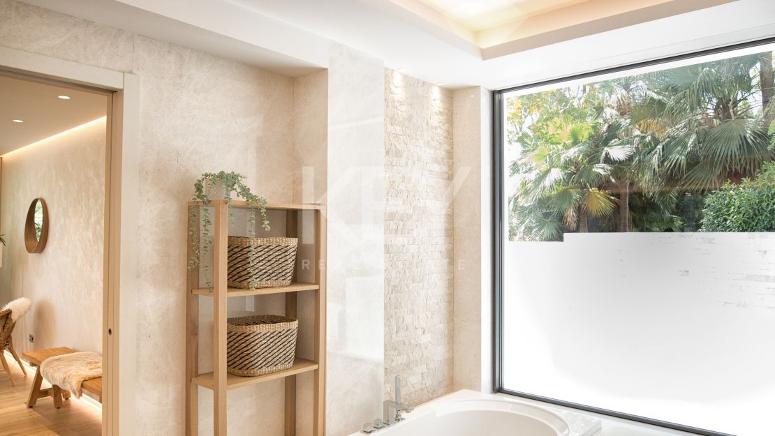 Mansión moderna con casa de invitados en la Nueva Milla de Oro, Marbella