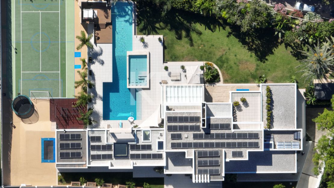 Mansión moderna con casa de invitados en la Nueva Milla de Oro, Marbella