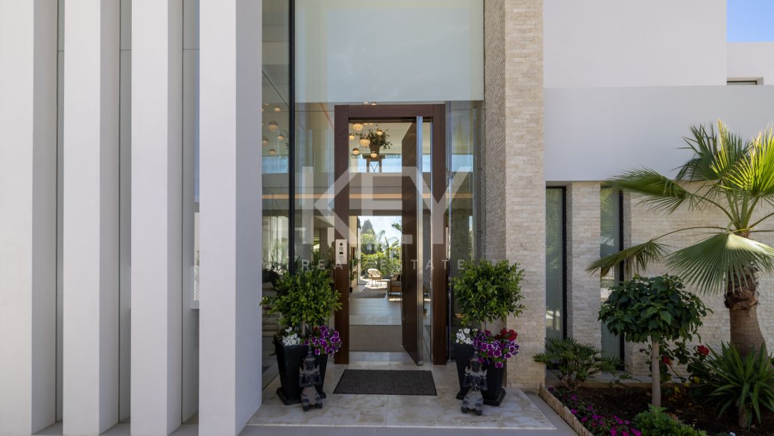 Mansión moderna con casa de invitados en la Nueva Milla de Oro, Marbella