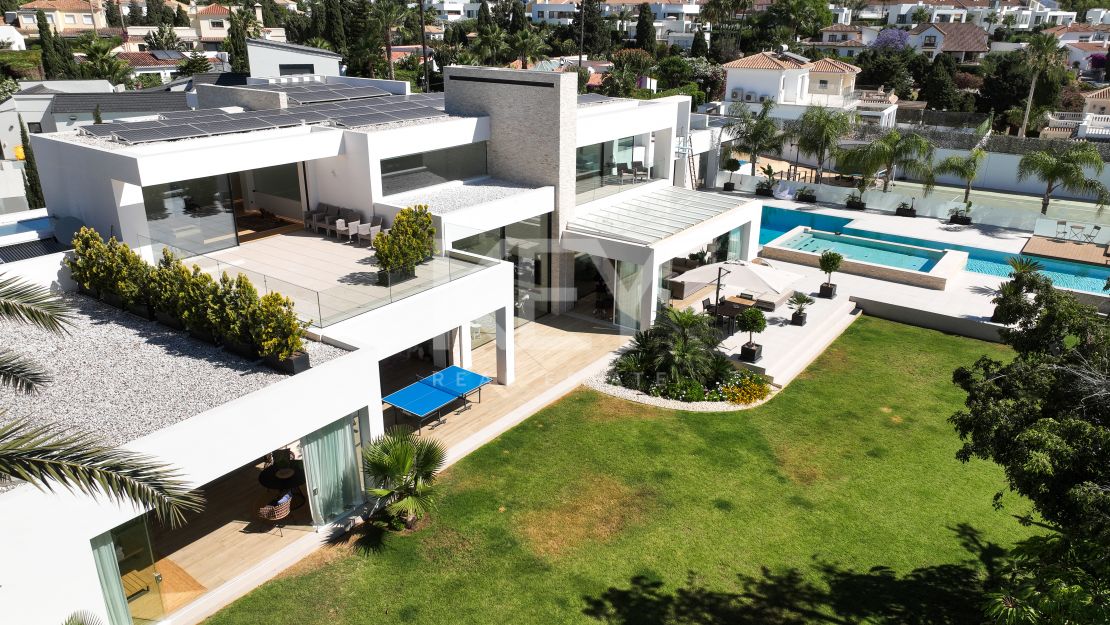 Mansión moderna con casa de invitados en la Nueva Milla de Oro, Marbella