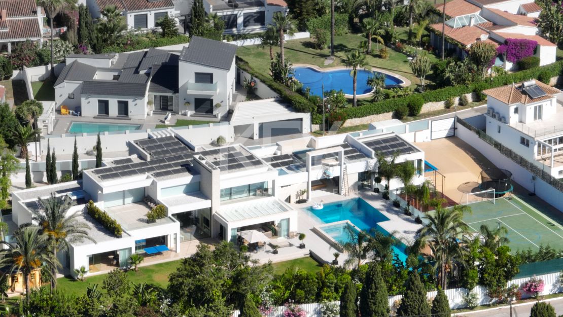 Mansión moderna con casa de invitados en la Nueva Milla de Oro, Marbella