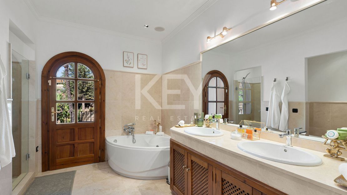 Classic Elegant Villa in El Madroñal, Benahavis