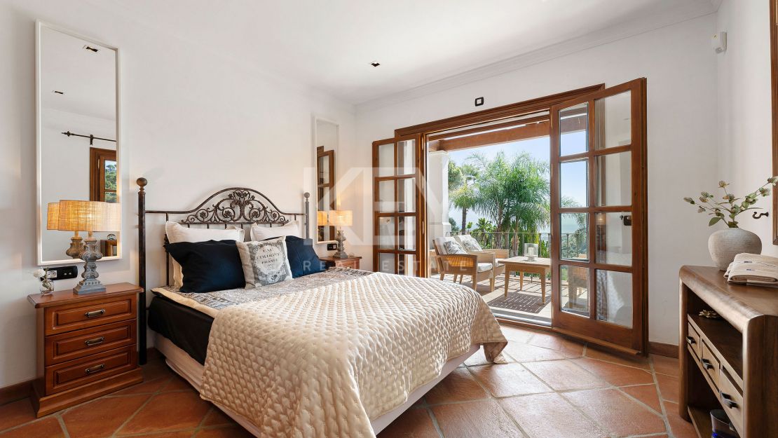 Classic Elegant Villa in El Madroñal, Benahavis