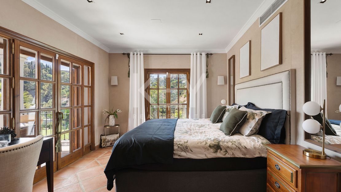 Classic Elegant Villa in El Madroñal, Benahavis