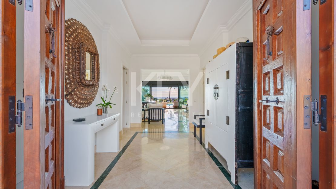 Modern Villa for Sale in Nueva Andalucía Marbella with Sea Views