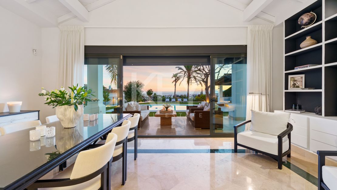 Modern Villa for Sale in Nueva Andalucía Marbella with Sea Views