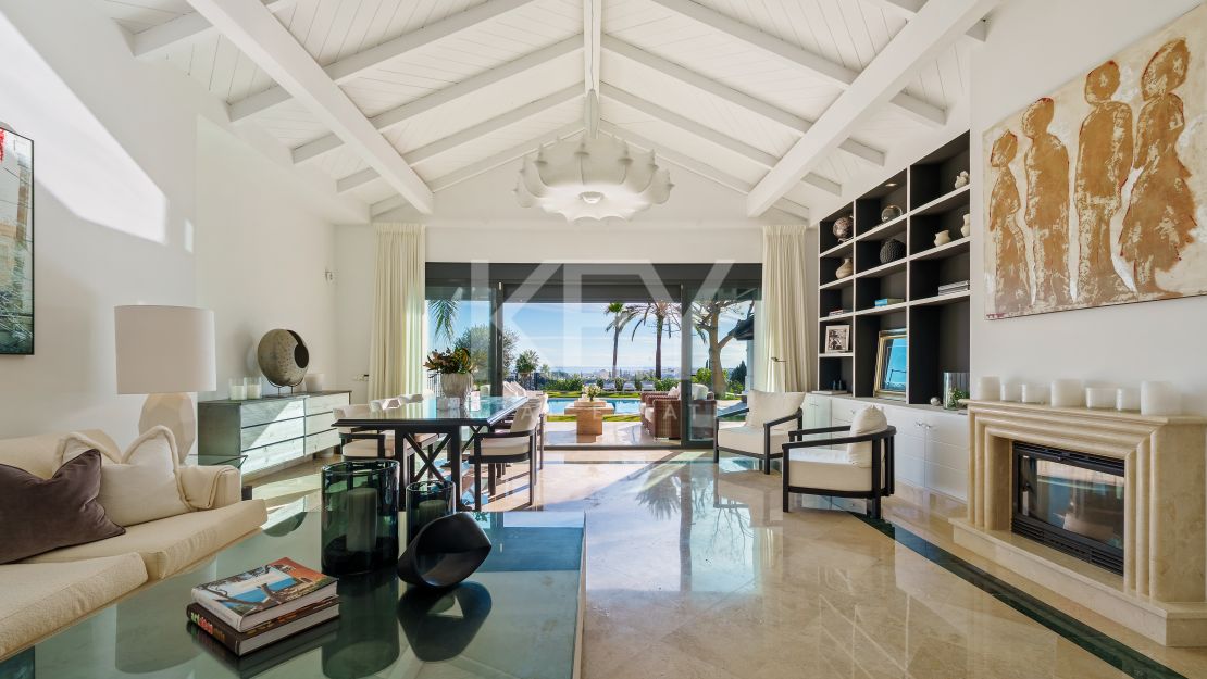 Modern Villa for Sale in Nueva Andalucía Marbella with Sea Views