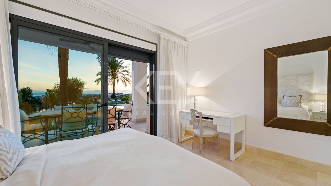 Modern Villa for Sale in Nueva Andalucía Marbella with Sea Views