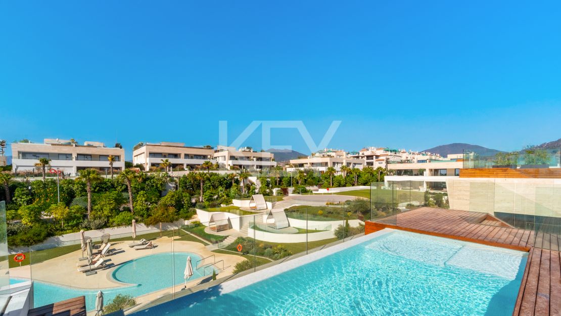 Дизайнерский двухуровневый пентхаус на Золотой Миле Марбельи