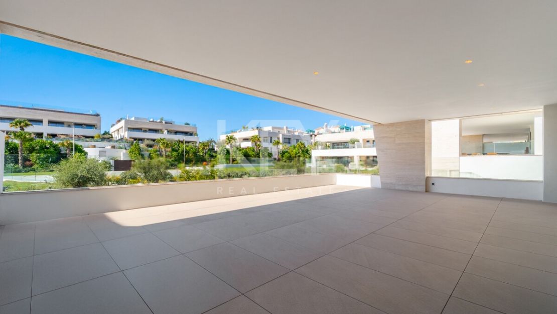 Дизайнерский двухуровневый пентхаус на Золотой Миле Марбельи