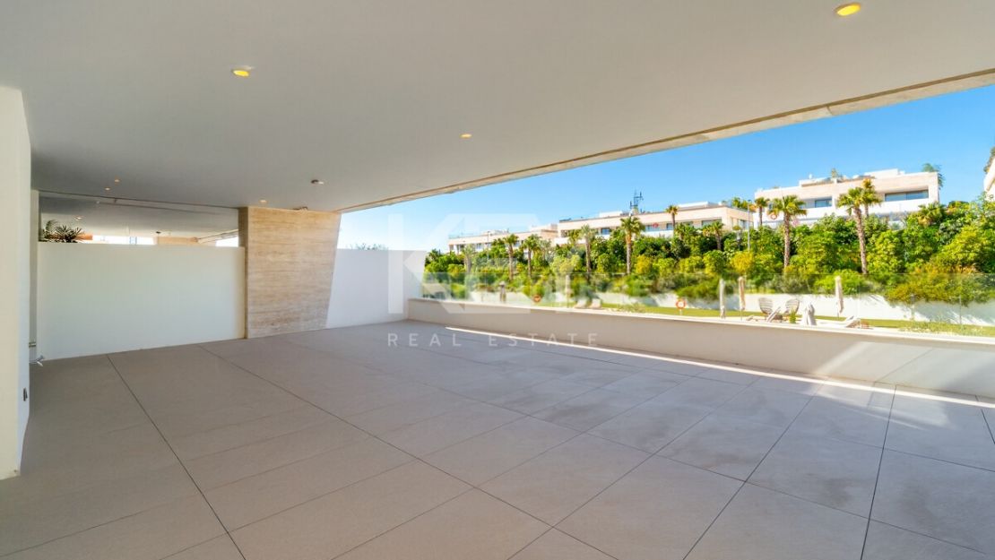 Дизайнерский двухуровневый пентхаус на Золотой Миле Марбельи