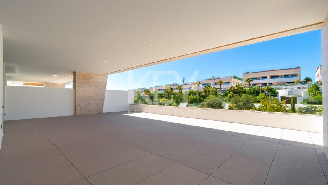 Дизайнерский двухуровневый пентхаус на Золотой Миле Марбельи