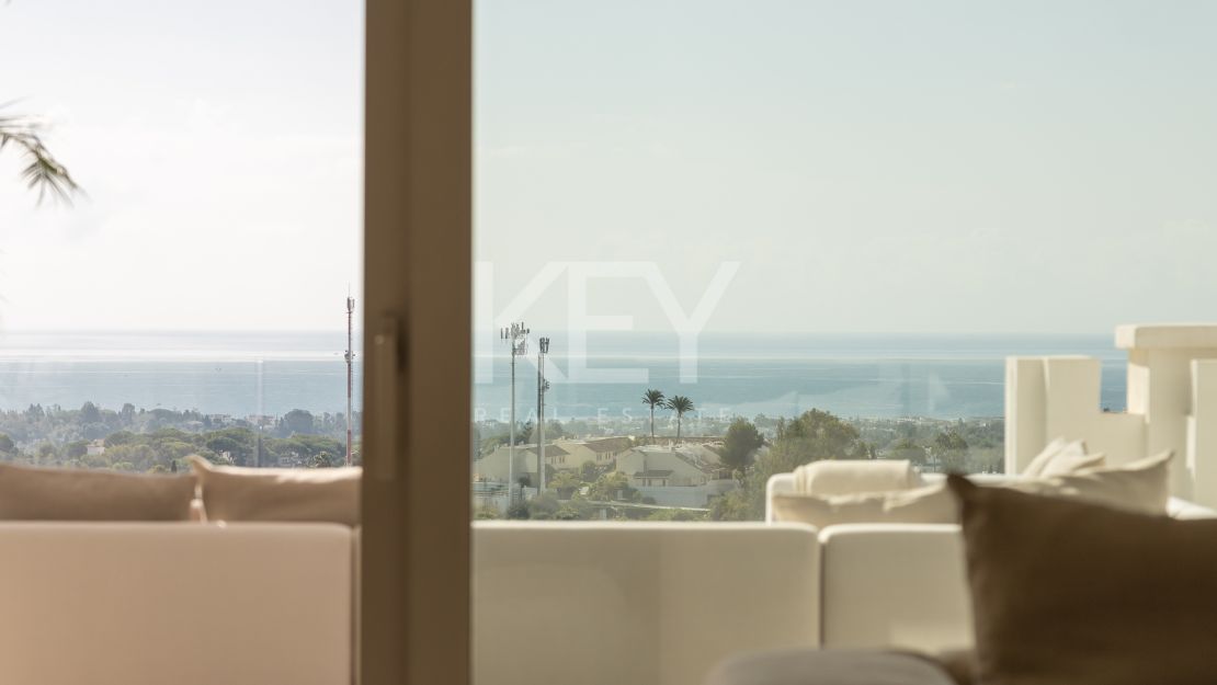 Private Corner Duplex Penthouse with Villa-Like Privacy & Panoramic Sea Views