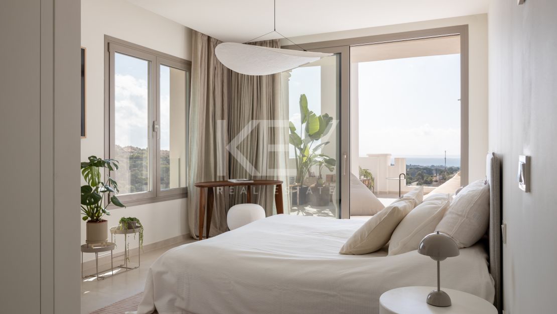 Private Corner Duplex Penthouse with Villa-Like Privacy & Panoramic Sea Views