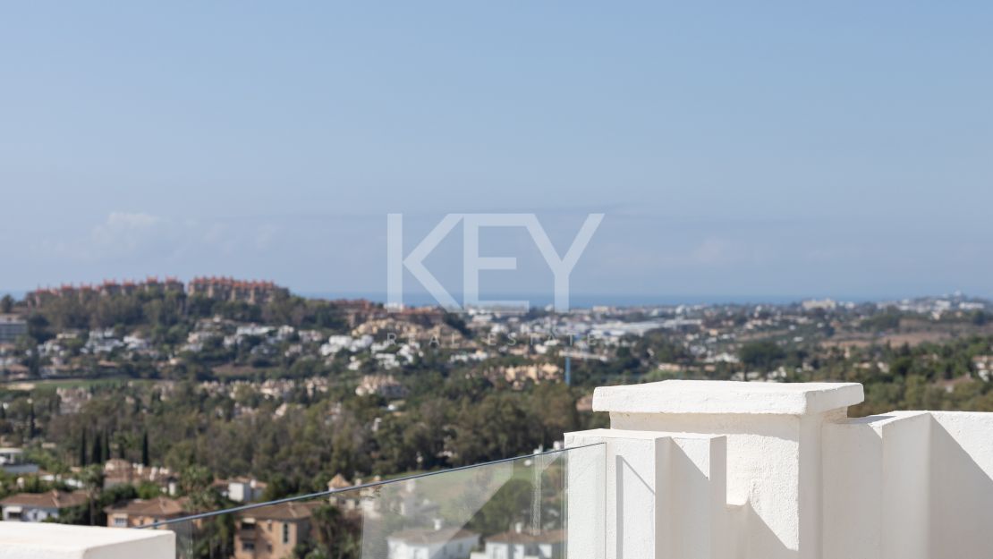 Private Corner Duplex Penthouse with Villa-Like Privacy & Panoramic Sea Views