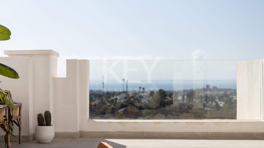 Private Corner Duplex Penthouse with Villa-Like Privacy & Panoramic Sea Views