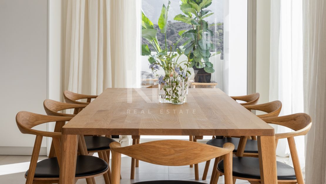 Private Corner Duplex Penthouse with Villa-Like Privacy & Panoramic Sea Views