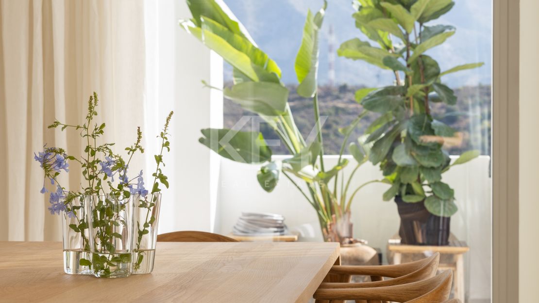 Private Corner Duplex Penthouse with Villa-Like Privacy & Panoramic Sea Views