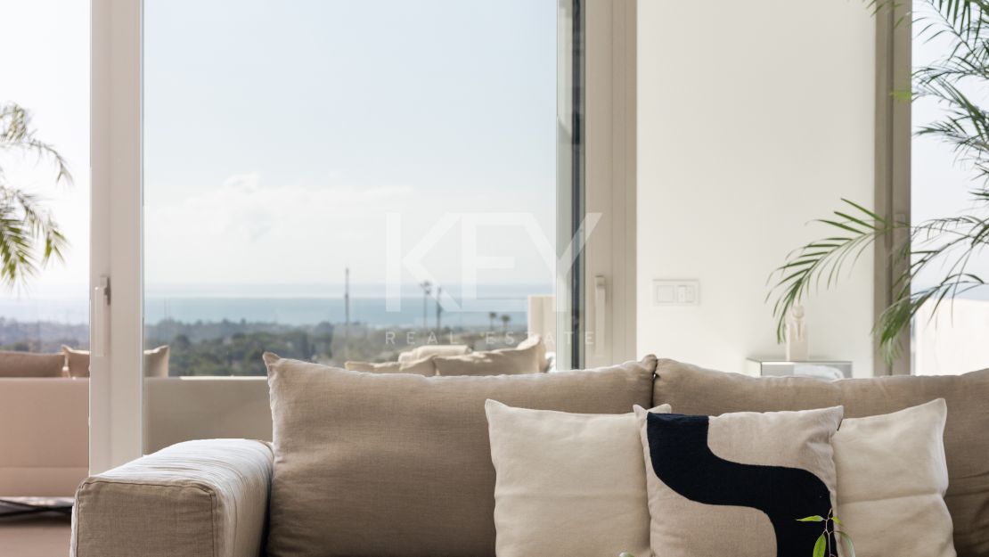 Private Corner Duplex Penthouse with Villa-Like Privacy & Panoramic Sea Views